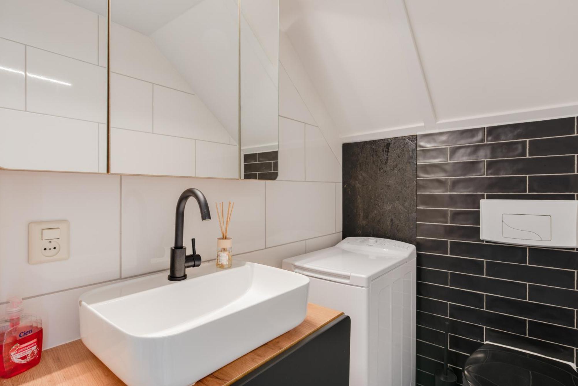 Het Huys Ewijk Mooi Luxe En Een Laadpaal Exterior foto