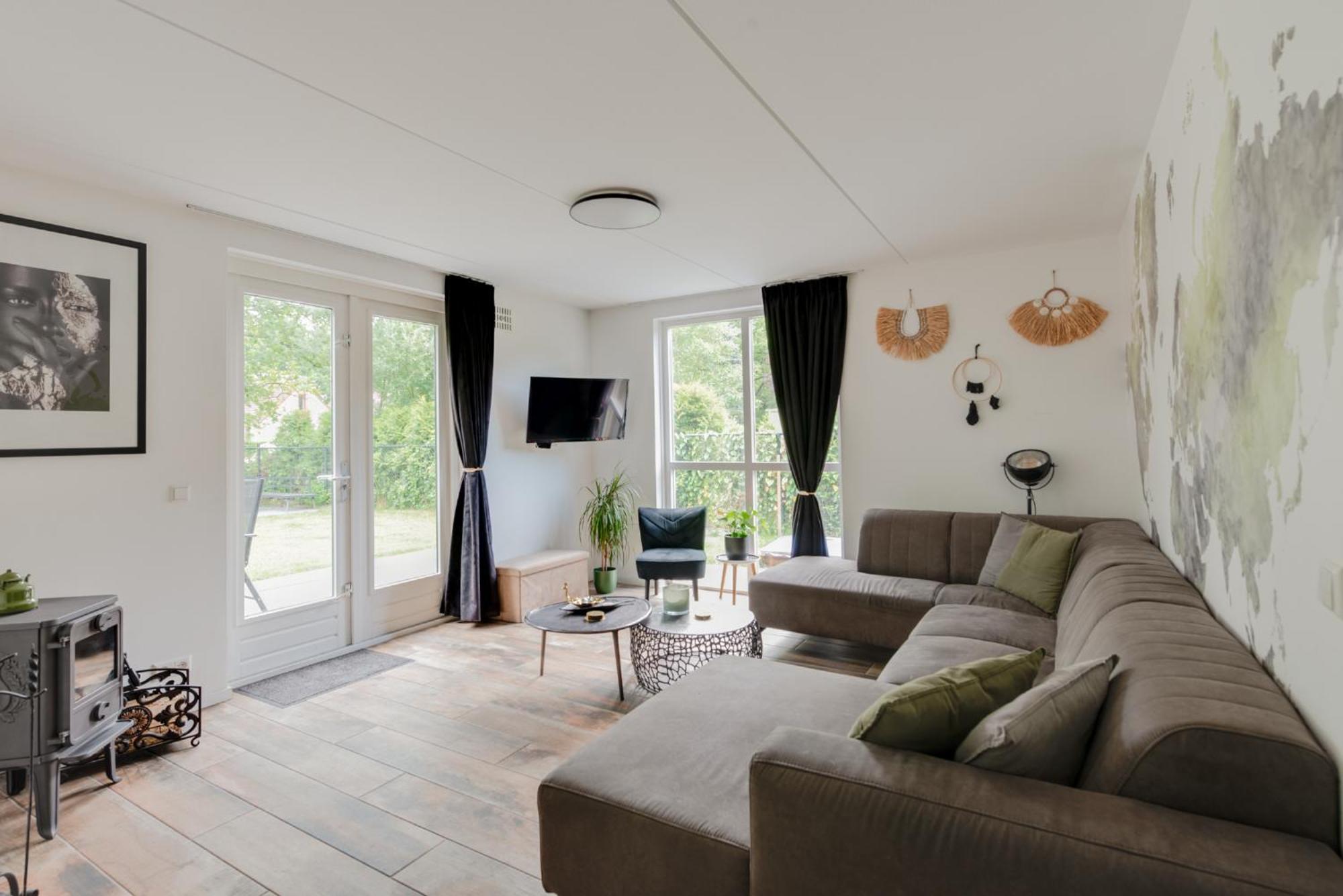 Het Huys Ewijk Mooi Luxe En Een Laadpaal Exterior foto