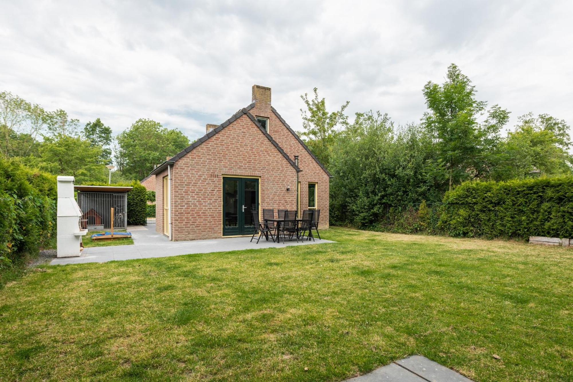 Het Huys Ewijk Mooi Luxe En Een Laadpaal Exterior foto