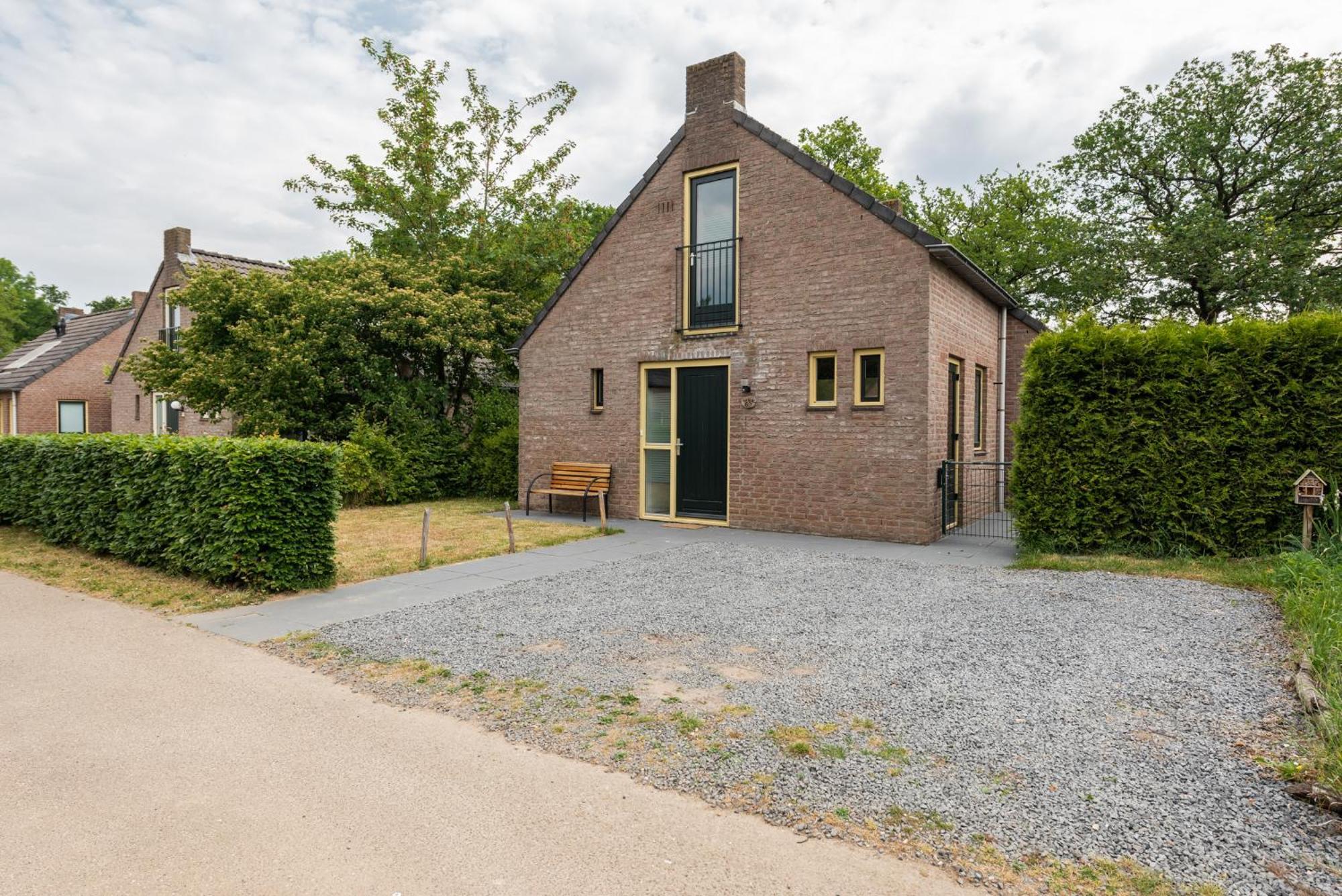 Het Huys Ewijk Mooi Luxe En Een Laadpaal Exterior foto